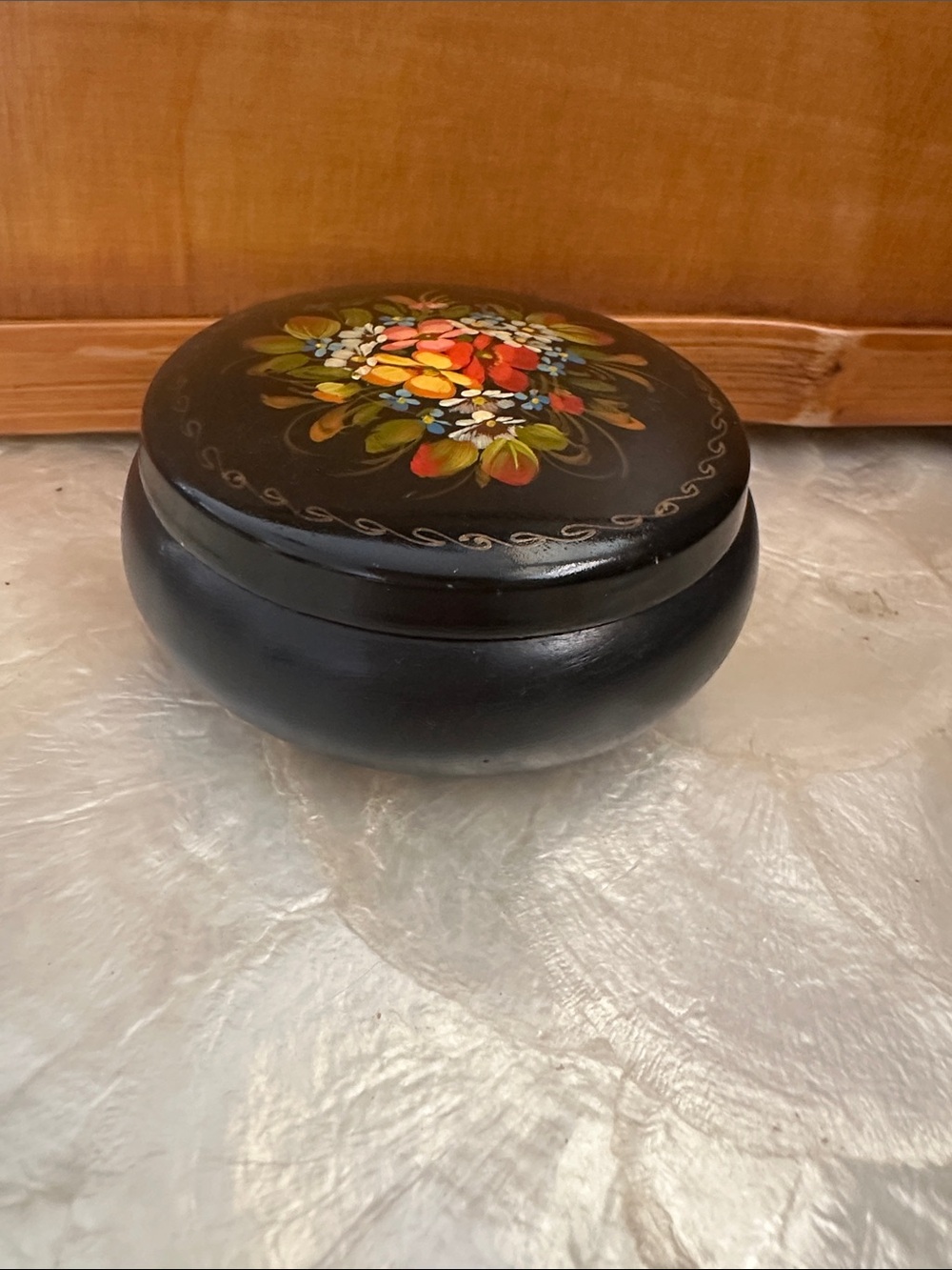 Vintage Russian Black Floral Hand-Painted Trinket Box - Picture 5 of 10